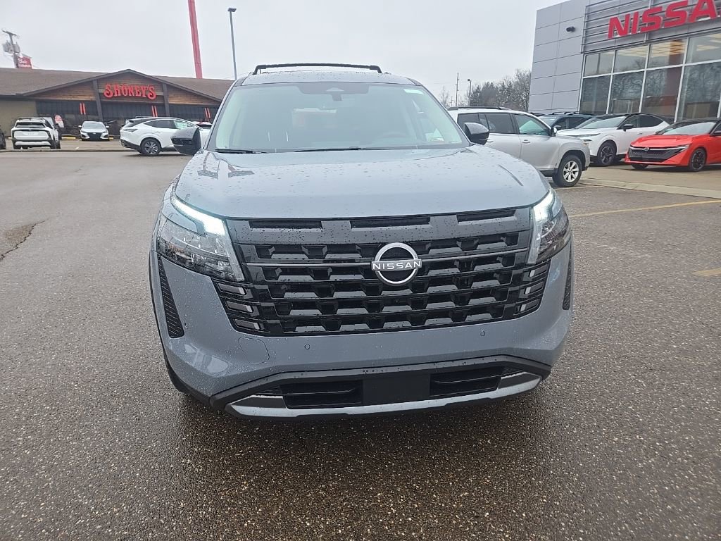 New 2026 Nissan Pathfinder Platinum image 2