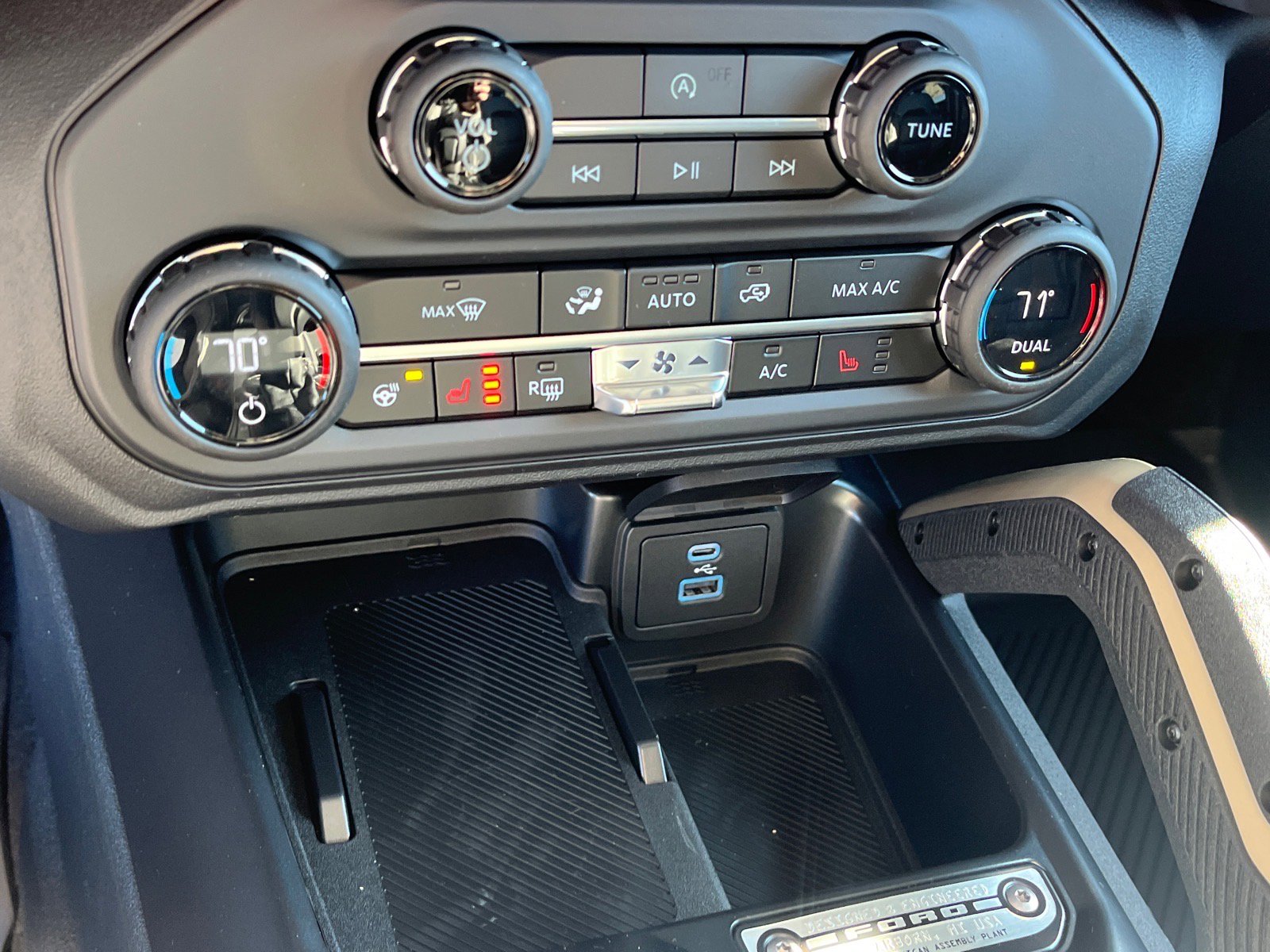 New 2025 Ford Bronco Badlands image 15