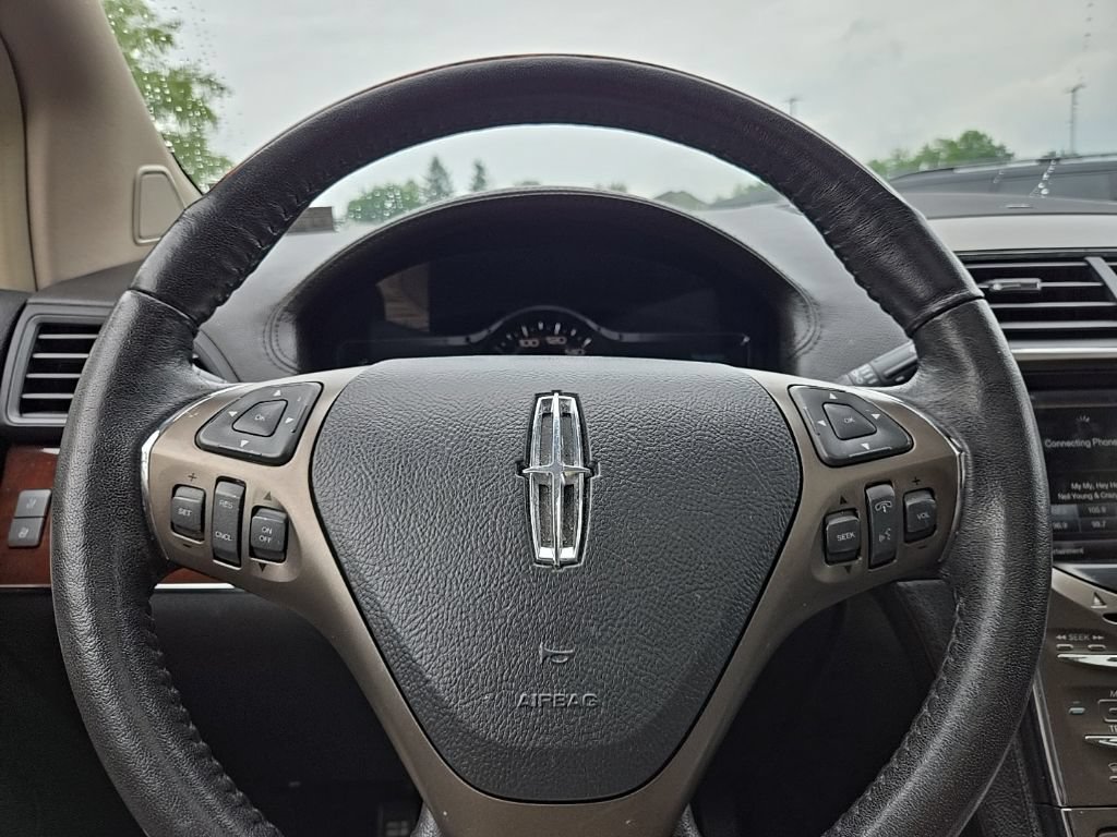 Used 2014 Lincoln MKX AWD w/ Equipment Group 102A image 15