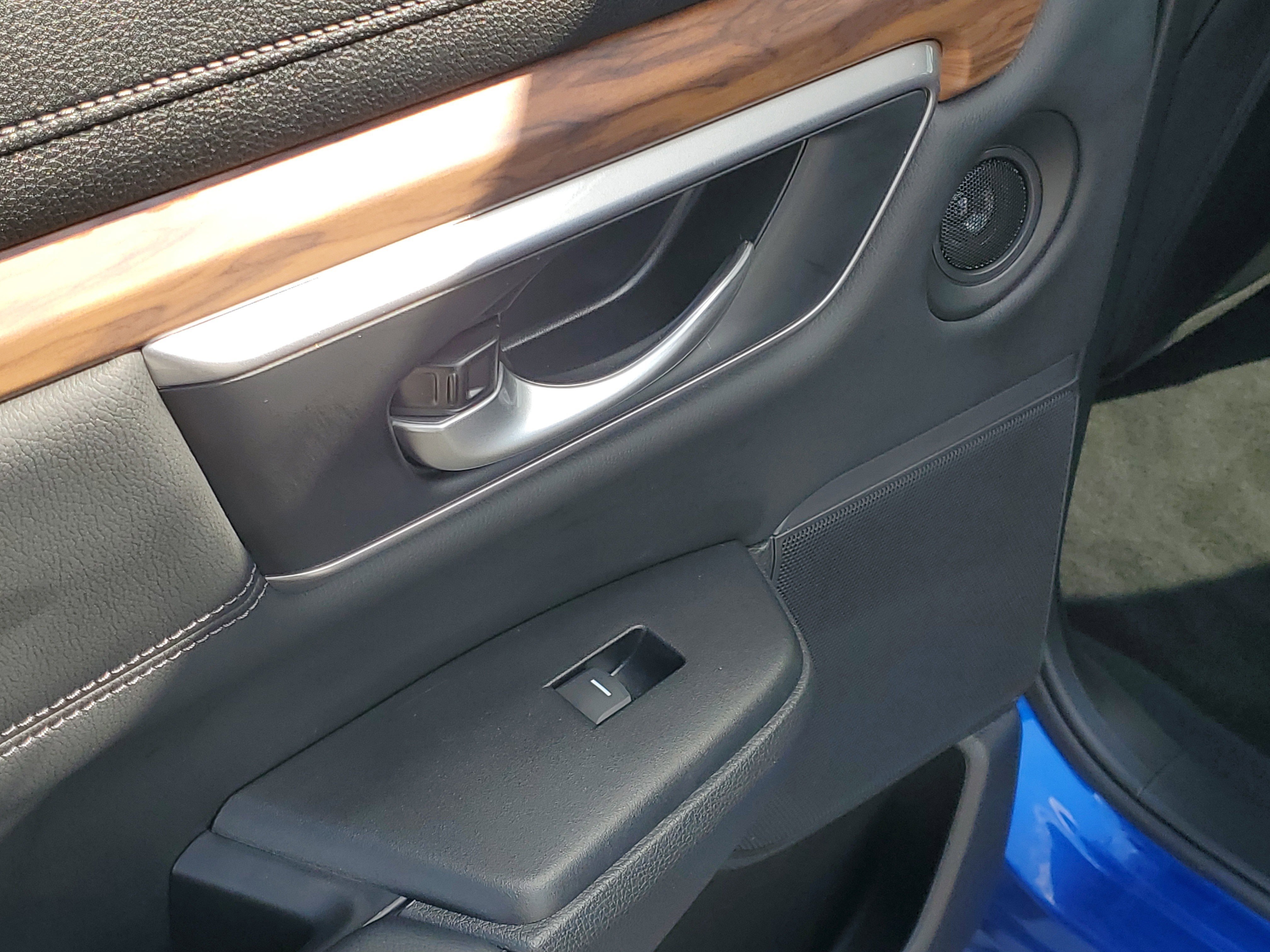 Used 2020 Honda CR-V Touring image 14