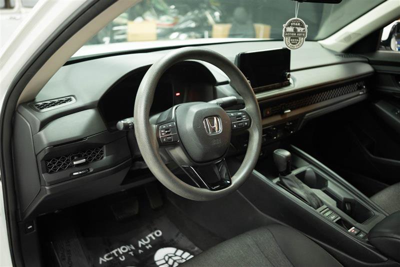 Used 2023 Honda Accord EX image 9