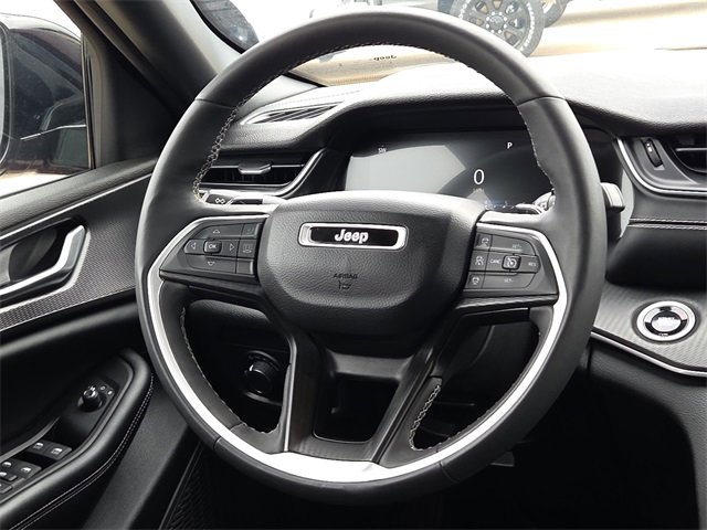 Used 2024 Jeep Grand Cherokee Altitude image 13