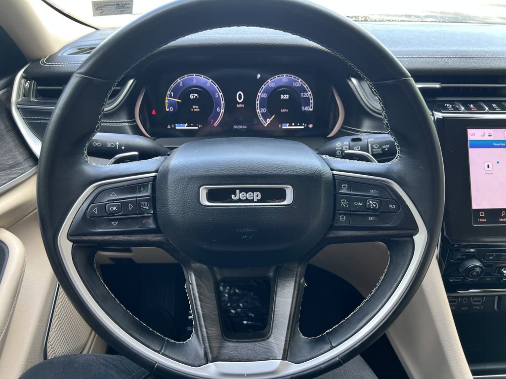 Used 2022 Jeep Grand Cherokee Limited image 10