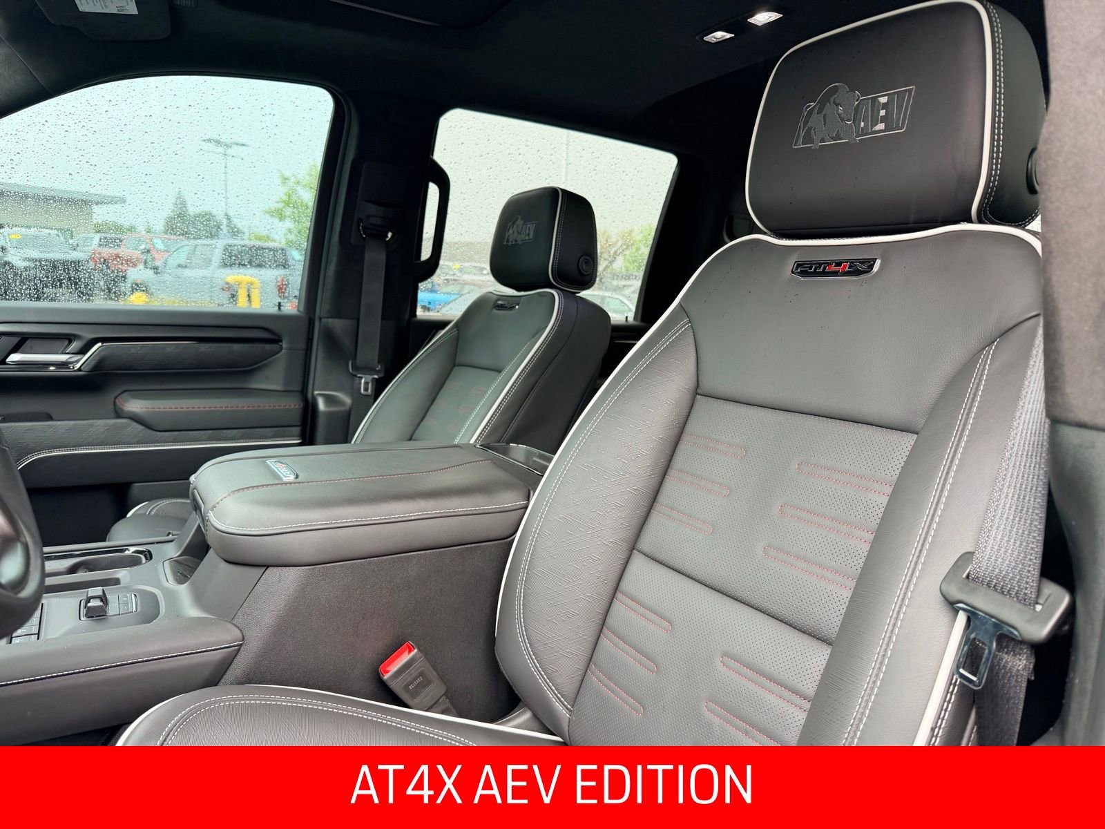 Used 2025 GMC Sierra 2500 AT4X w/ AT4X AEV Edition image 4