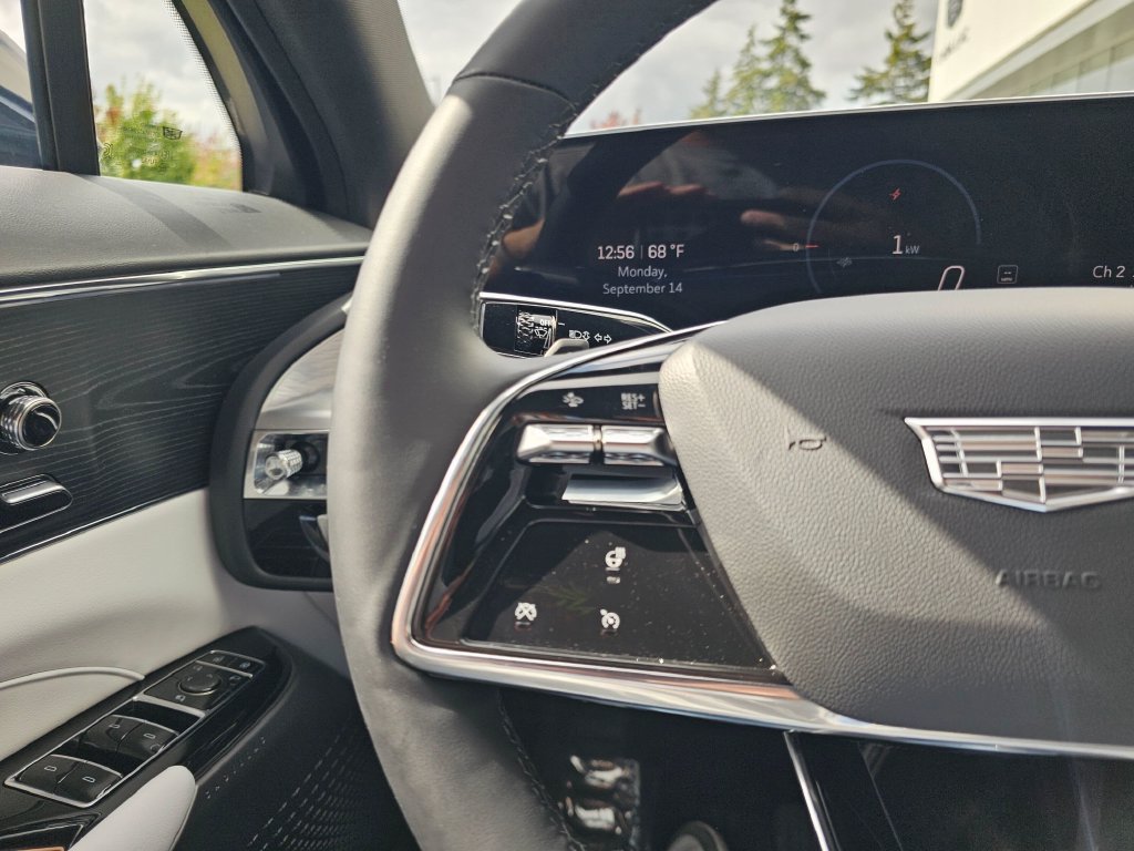 Certified 2024 Cadillac Lyriq Luxury AWD/4WD image 31