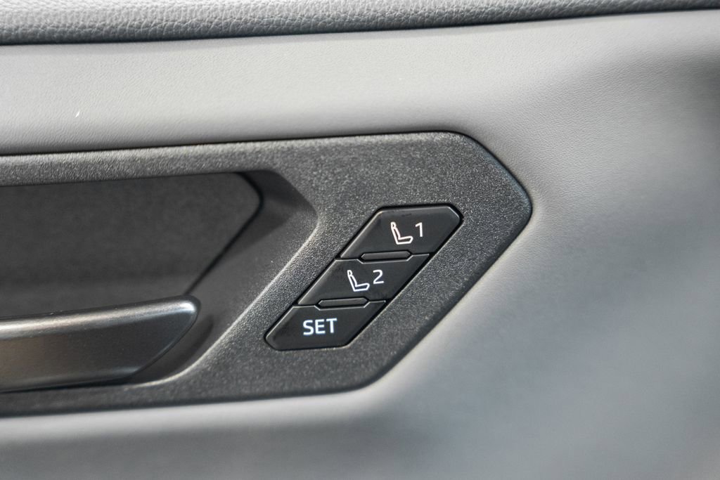New 2026 Toyota RAV4 XSE AWD/4WD image 43