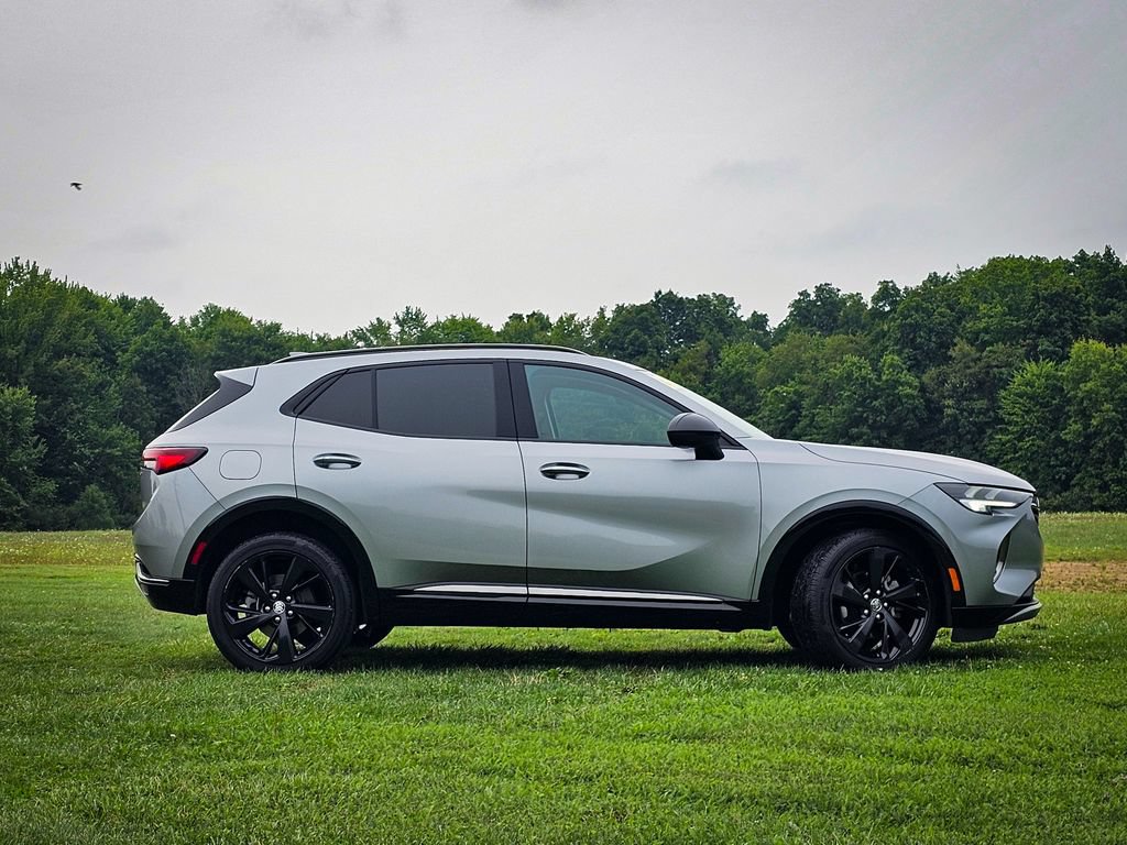 Used 2023 Buick Envision Essence w/ Sport Touring Package AWD/4WD image 3