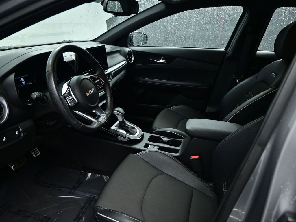 Used 2023 Kia Forte GT-Line w/ GT-Line Technology Package image 8