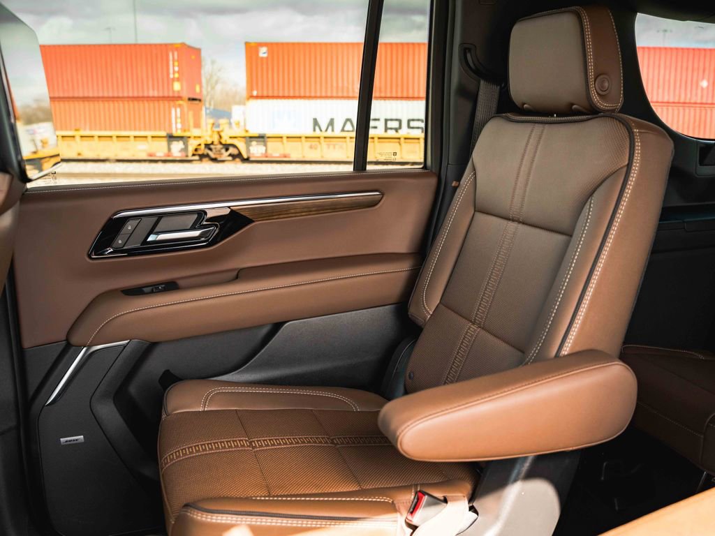 New 2026 Chevrolet Suburban High Country image 23