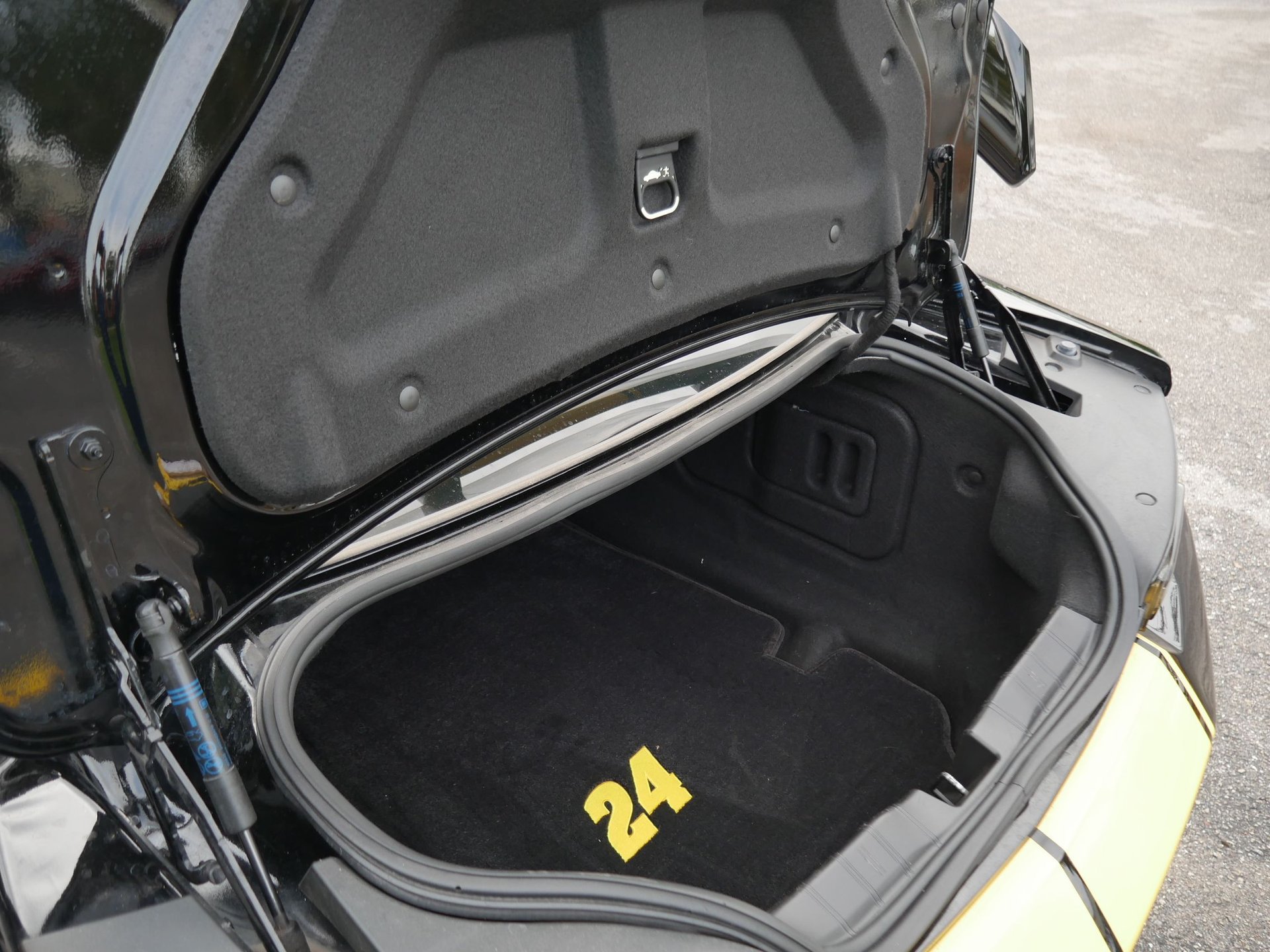 Used 2020 Chevrolet Camaro ZL1 RWD image 77