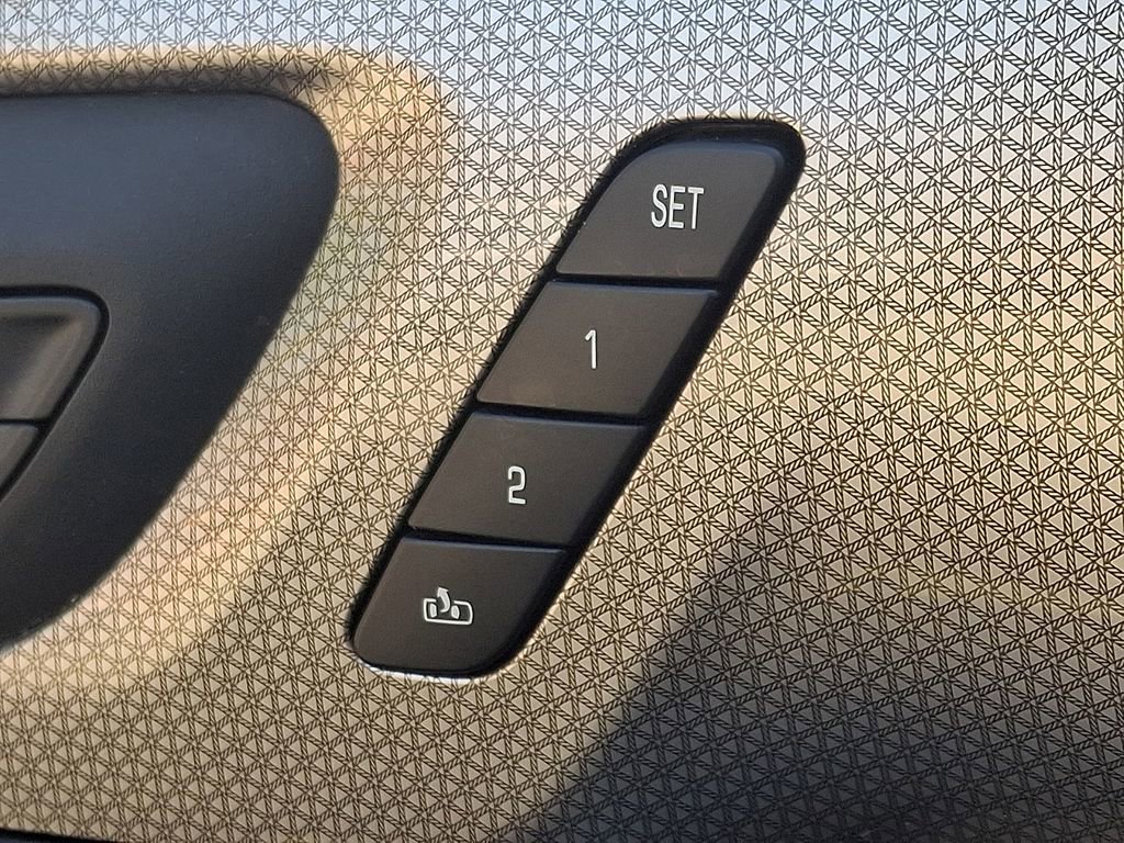 Certified 2023 Chevrolet Traverse Premier w/ Redline Edition image 28