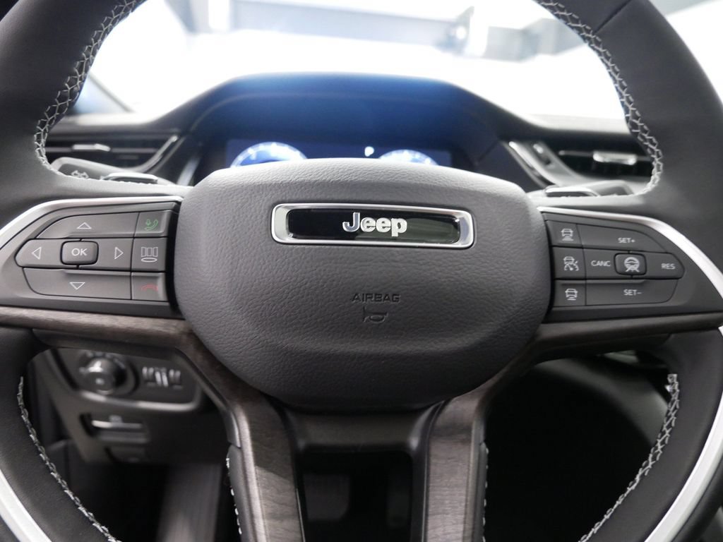 New 2027 Jeep Grand Cherokee Limited AWD/4WD image 22