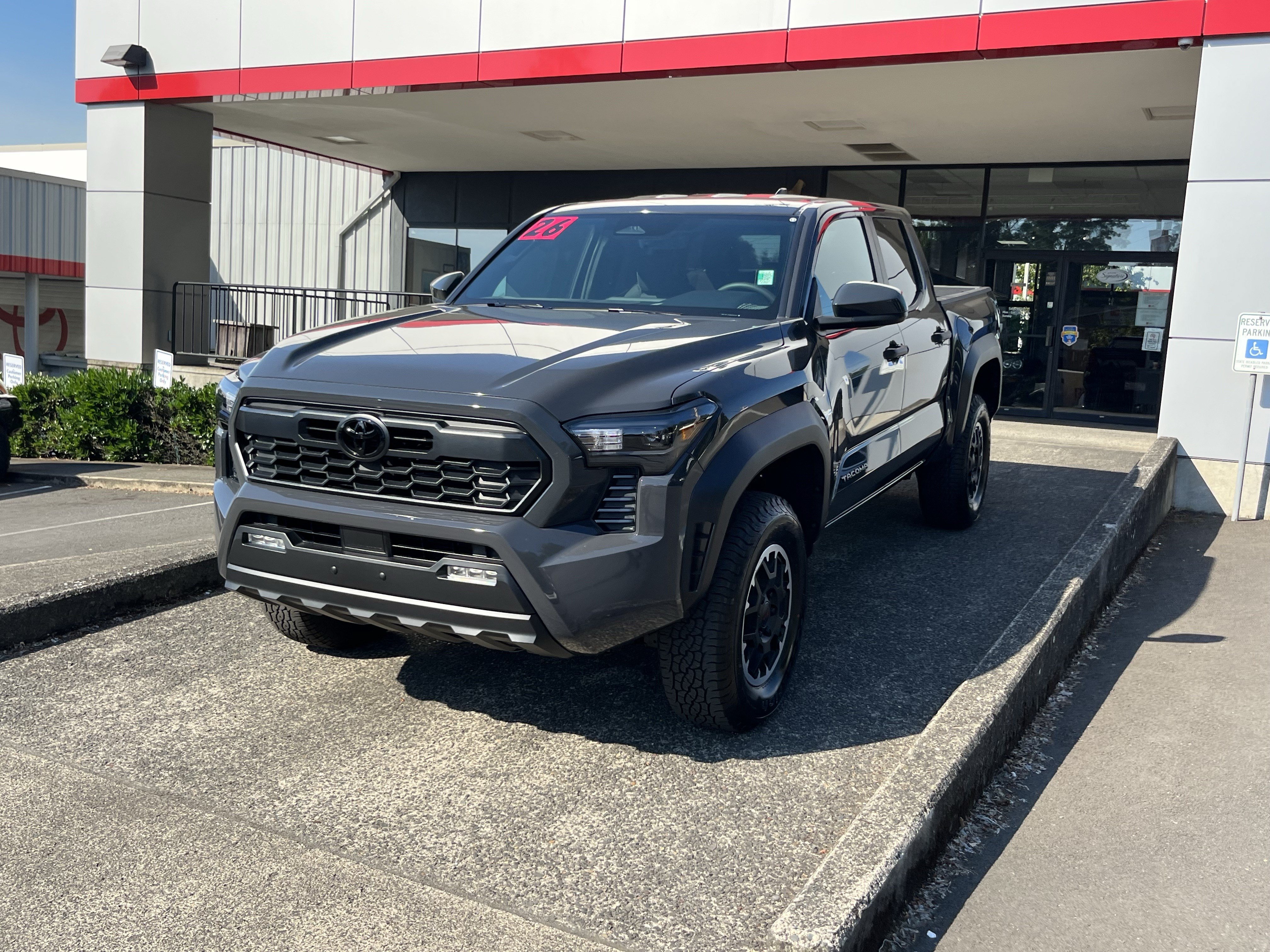 Used 2026 Toyota Tacoma TRD Off-Road AWD/4WD image 3