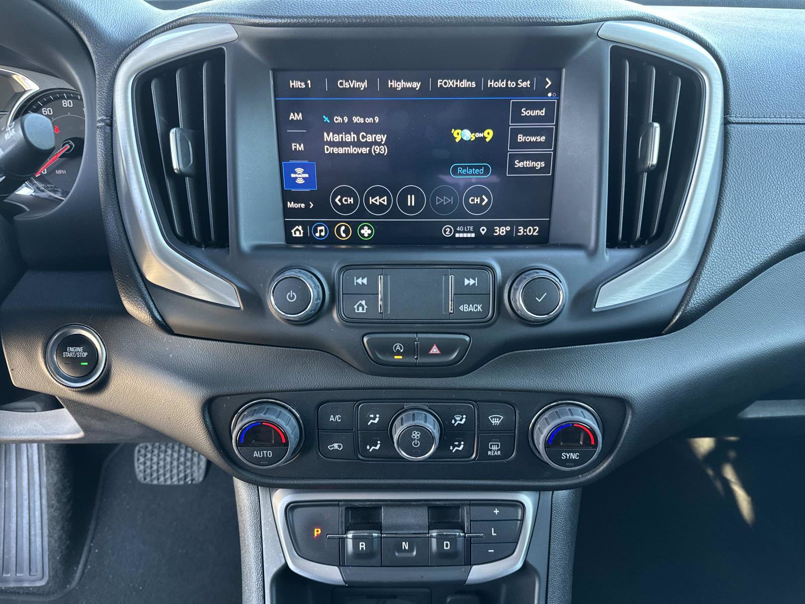 Used 2022 GMC Terrain SLT image 26