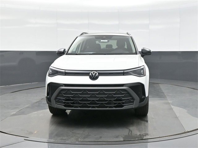 New 2026 Volkswagen Taos SE image 2