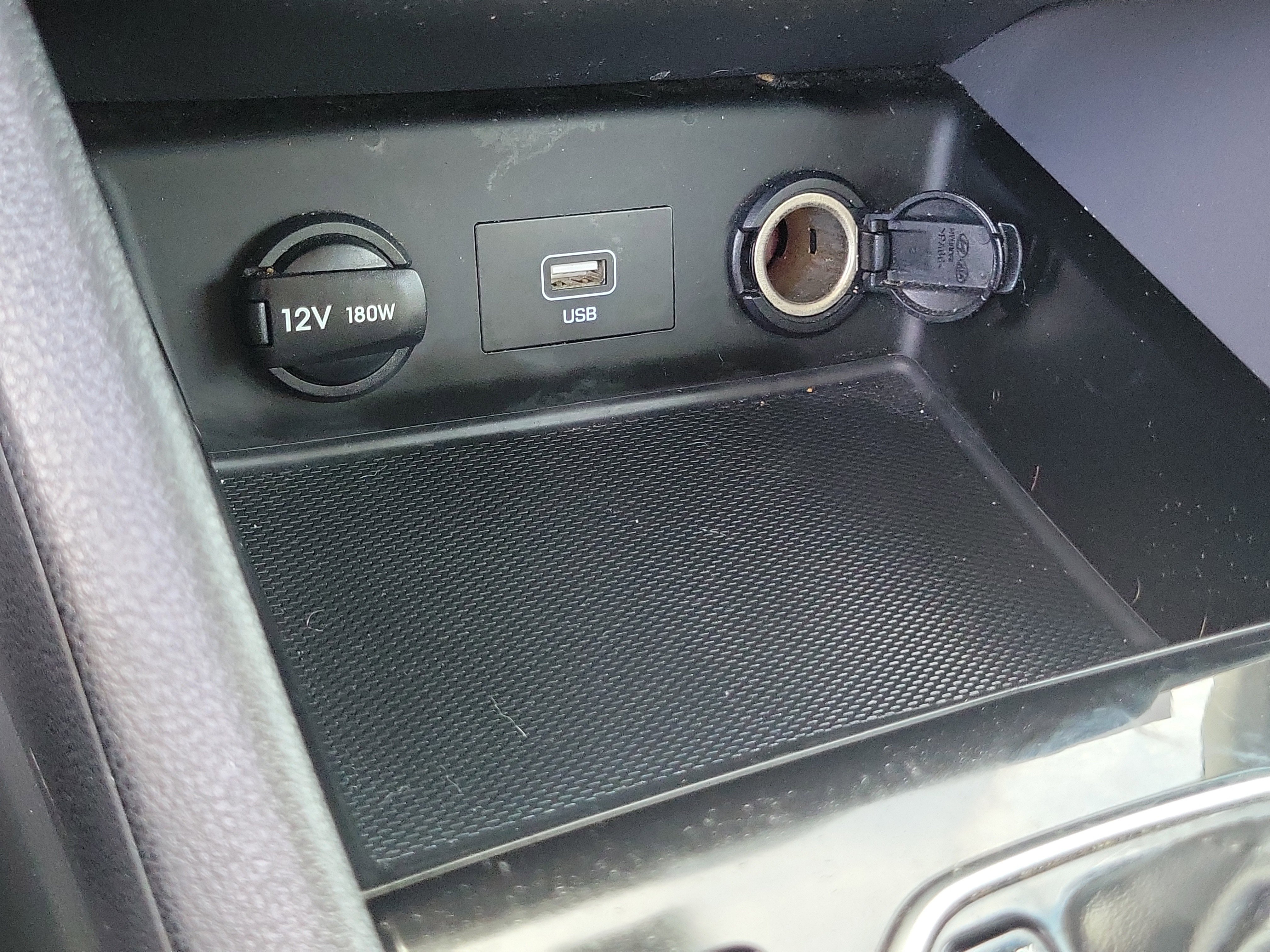 Used 2022 Hyundai Ioniq SE FWD image 16