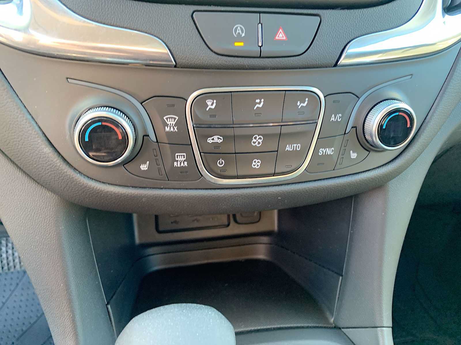 Certified 2024 Chevrolet Equinox LT AWD/4WD image 17