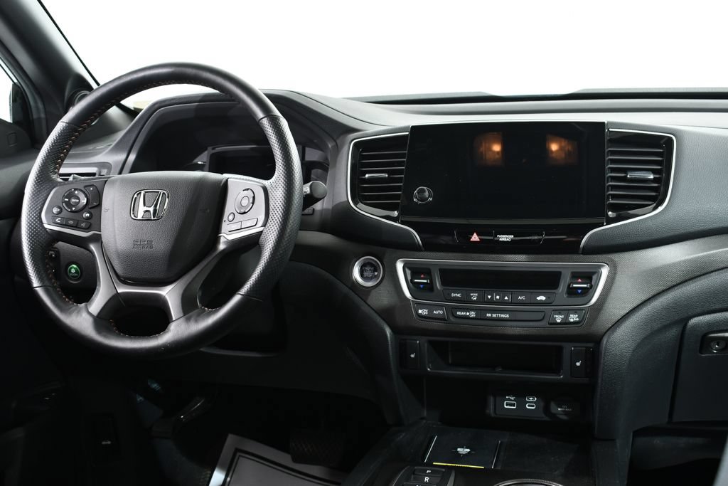 Used 2025 Honda Passport TrailSport image 8