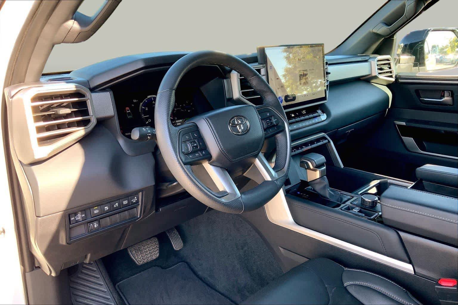 Used 2026 Toyota Tundra Limited AWD/4WD image 18