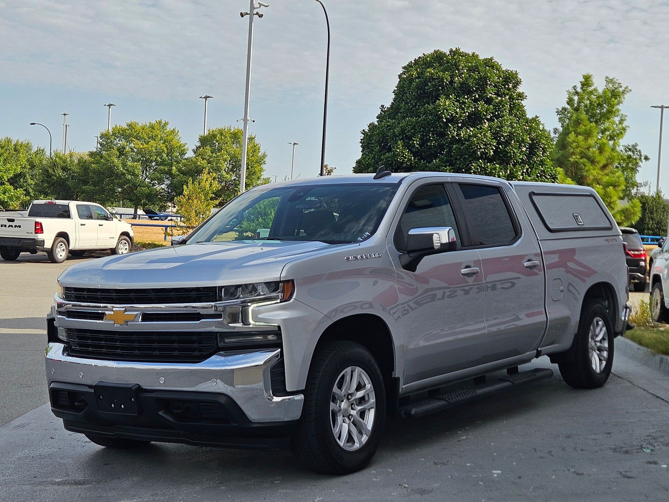 Used 2021 Chevrolet Silverado 1500 LT w/ Safety Package II AWD/4WD image 3