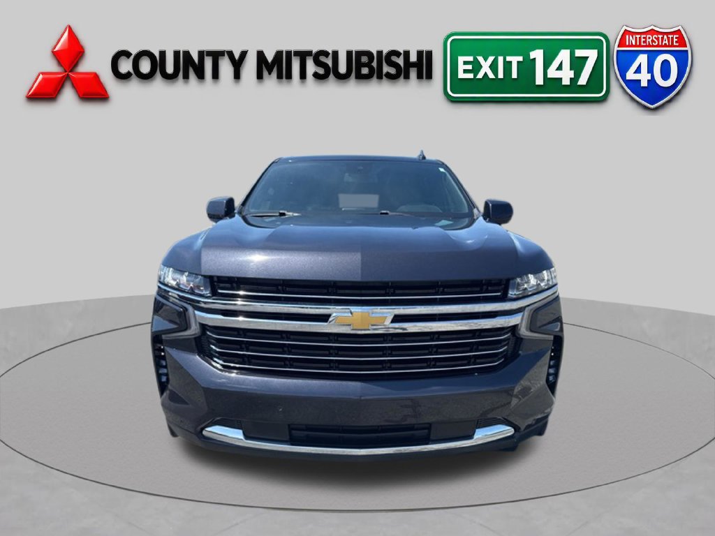 Used 2023 Chevrolet Suburban LT RWD image 2