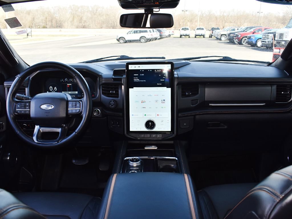 Used 2023 Ford Expedition Max Platinum image 4