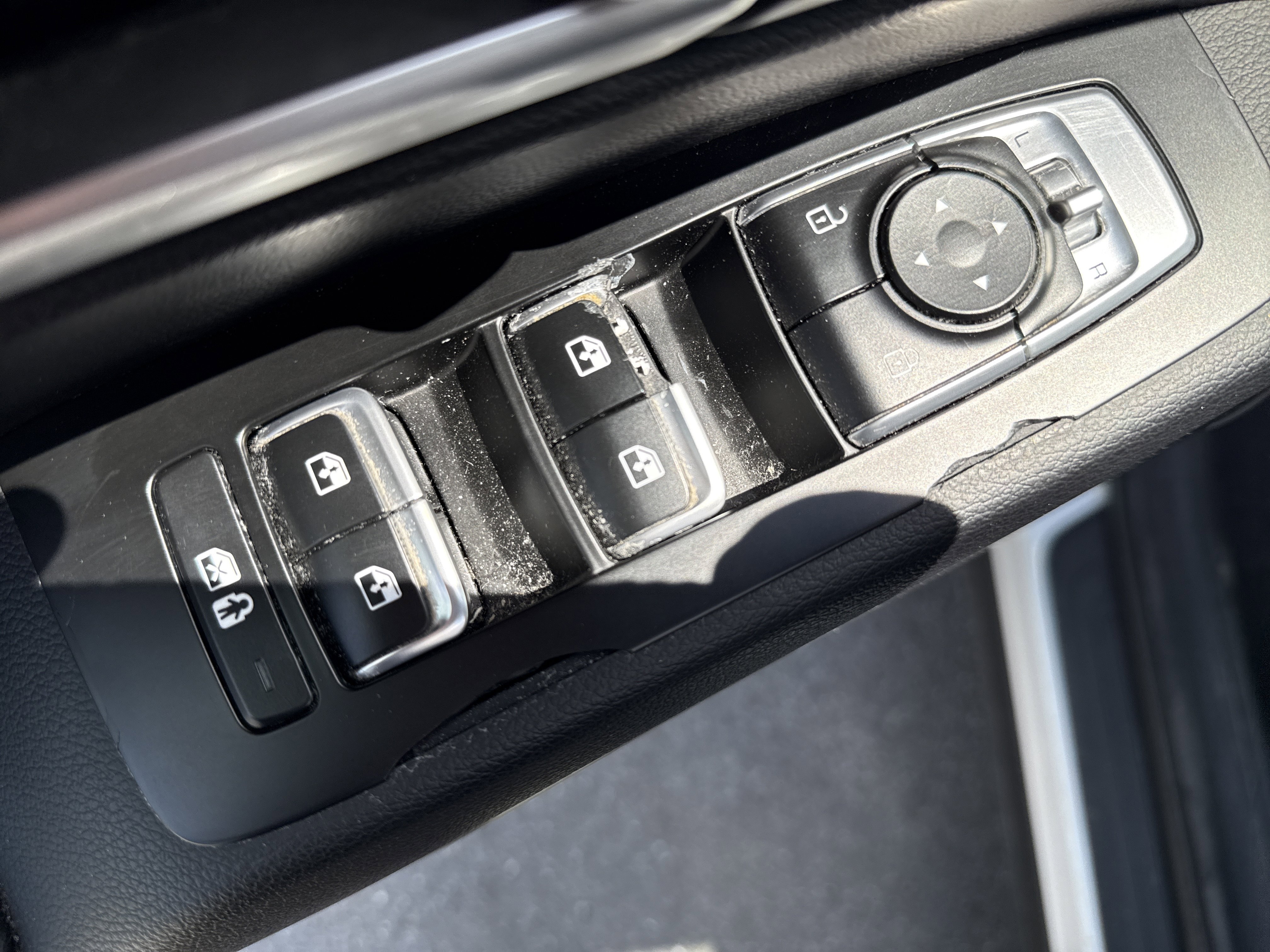 Used 2020 Kia Telluride S w/ S 8 Passenger Seating Package AWD/4WD image 17