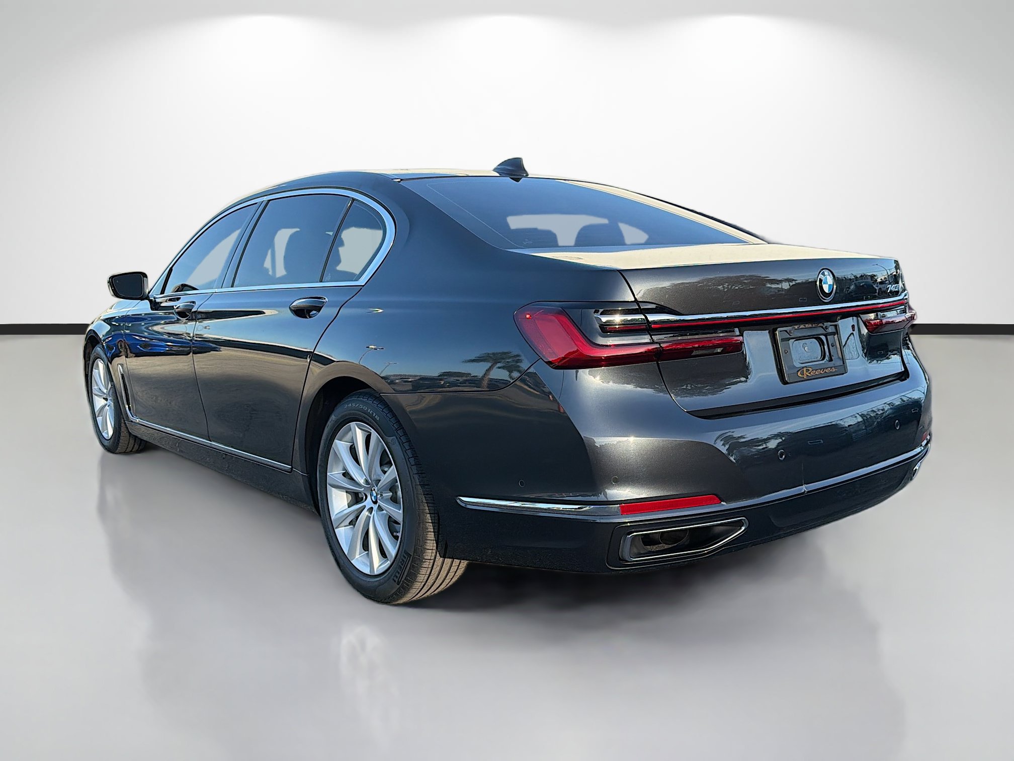 Used 2020 BMW 740i w/ Cold Weather Package RWD image 5