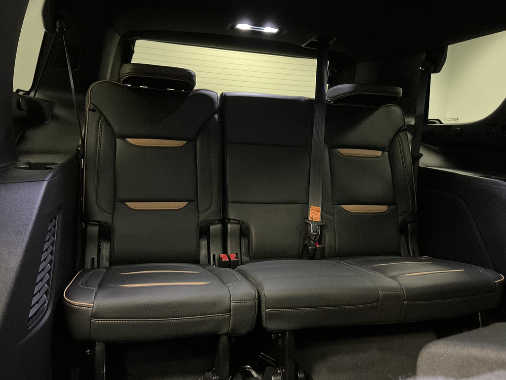 Used 2024 GMC Yukon AT4 AWD/4WD image 32
