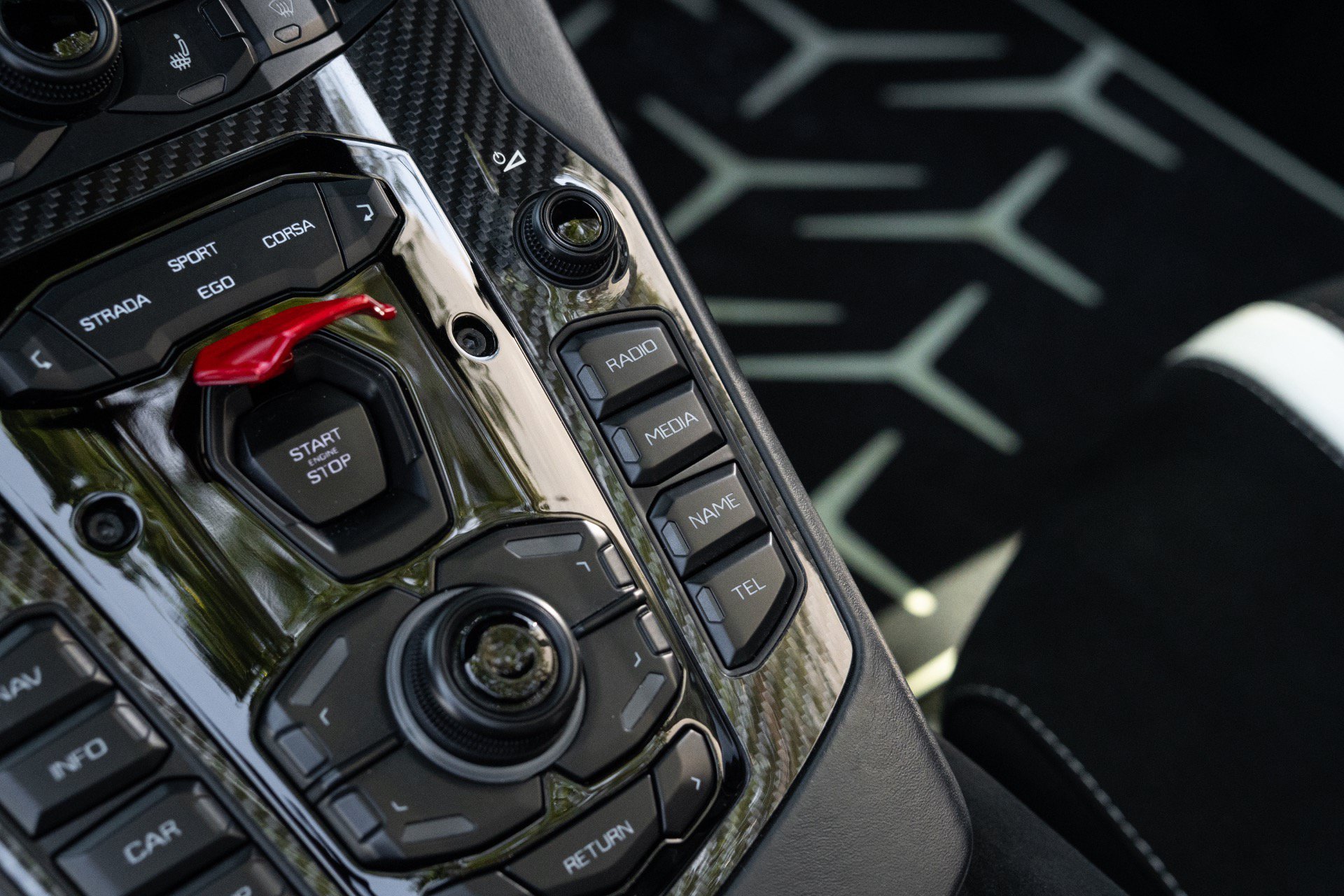 Used 2020 Lamborghini Aventador SVJ AWD/4WD image 71