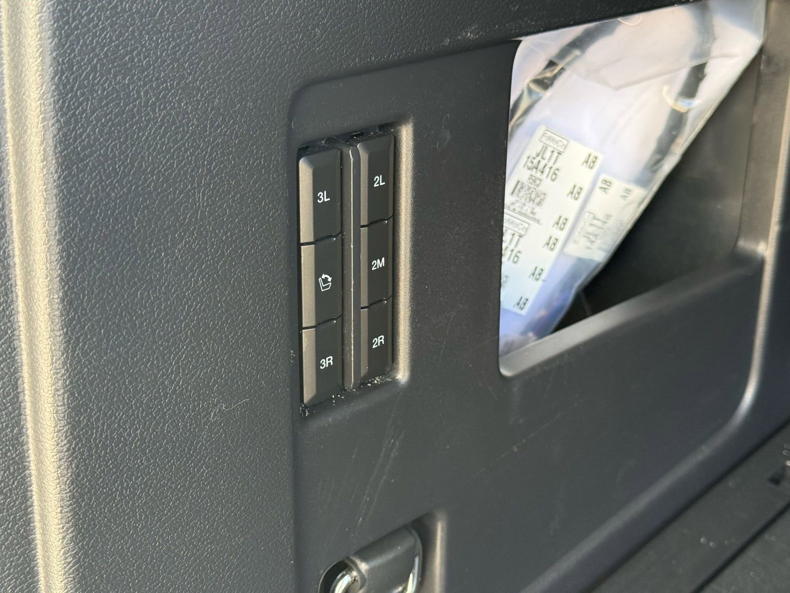 Used 2024 Ford Expedition Limited image 29