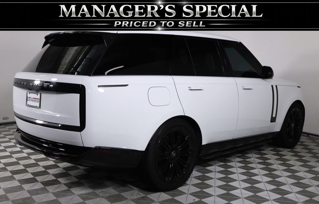 Used 2025 Land Rover Range Rover SE AWD/4WD image 6