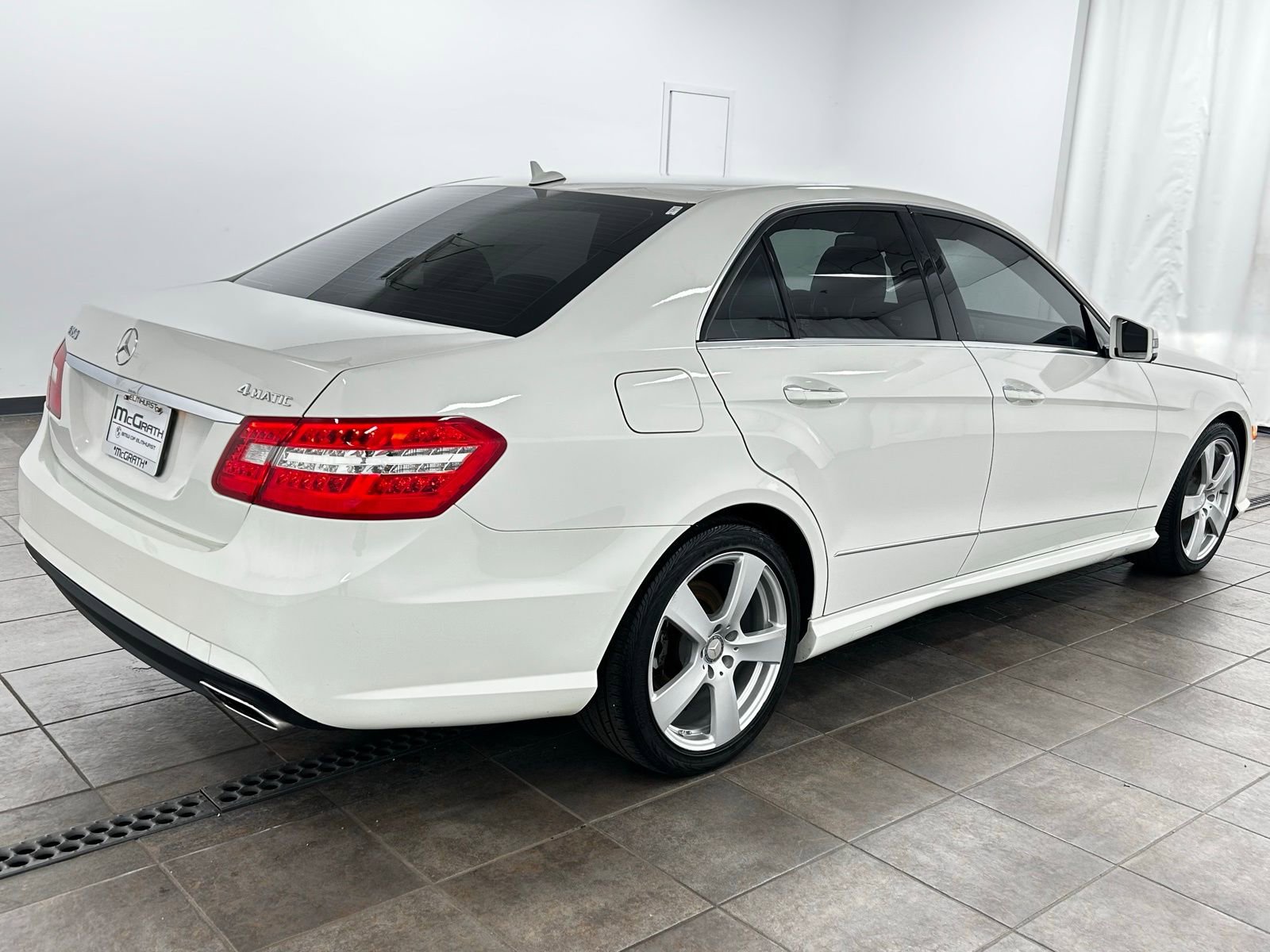 Used 2010 Mercedes-Benz E 350 4MATIC Sedan image 5