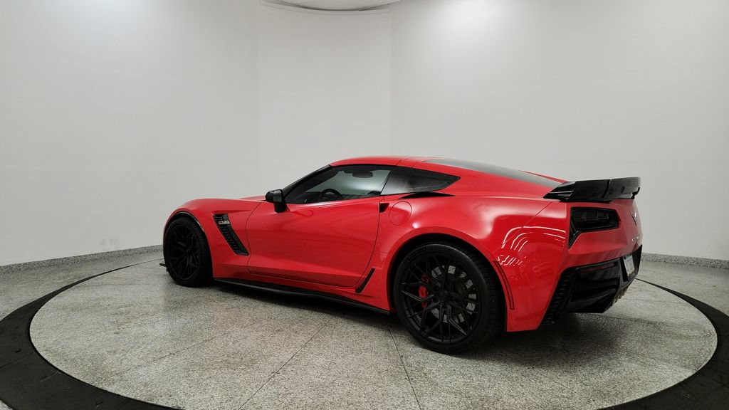 Used 2015 Chevrolet Corvette Z06 w/ Chrome Badge Package RWD image 10