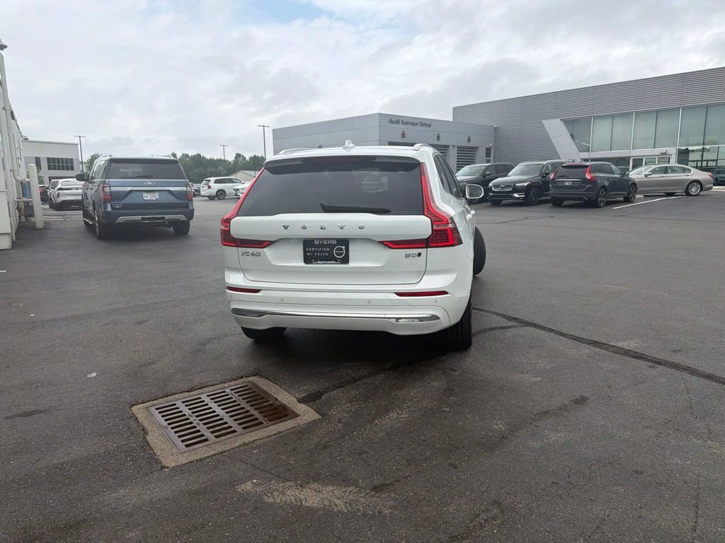 Used 2023 Volvo XC60 B5 Plus w/ Climate Package AWD/4WD image 3