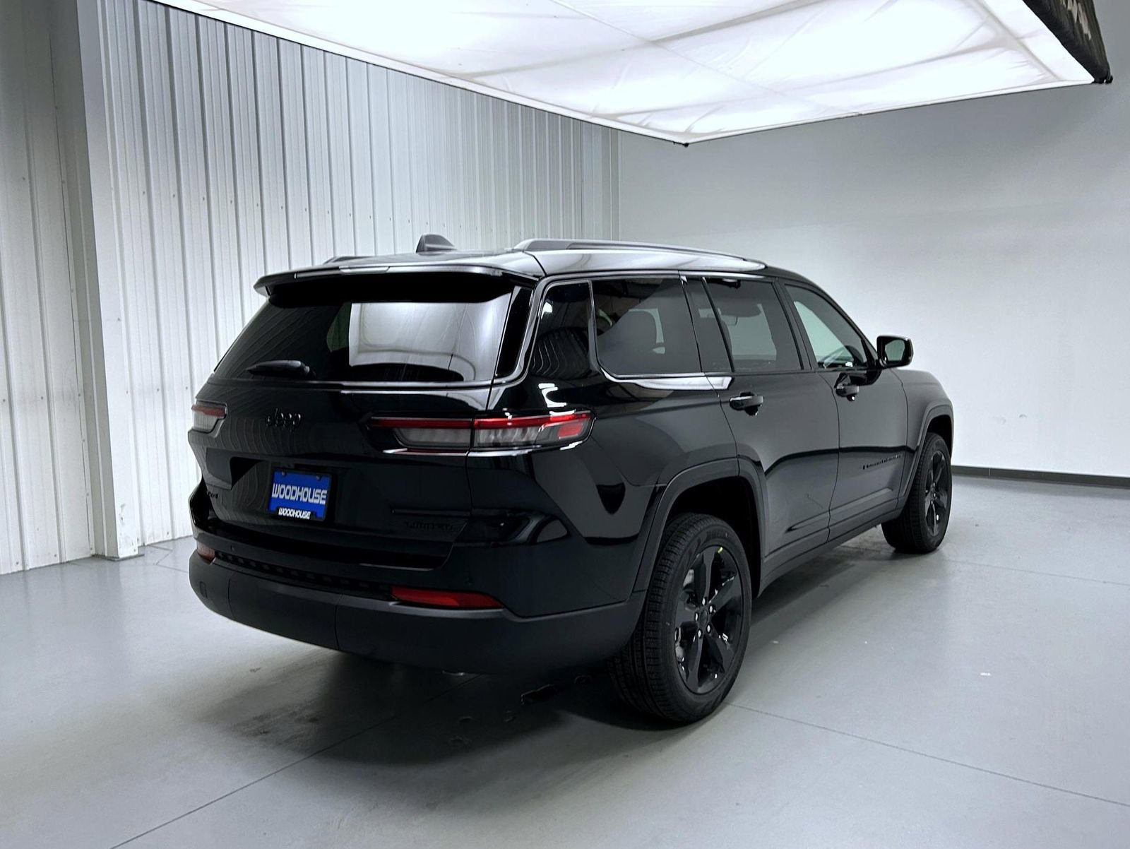 New 2025 Jeep Grand Cherokee L Limited w/ Black Appearance Package image 11