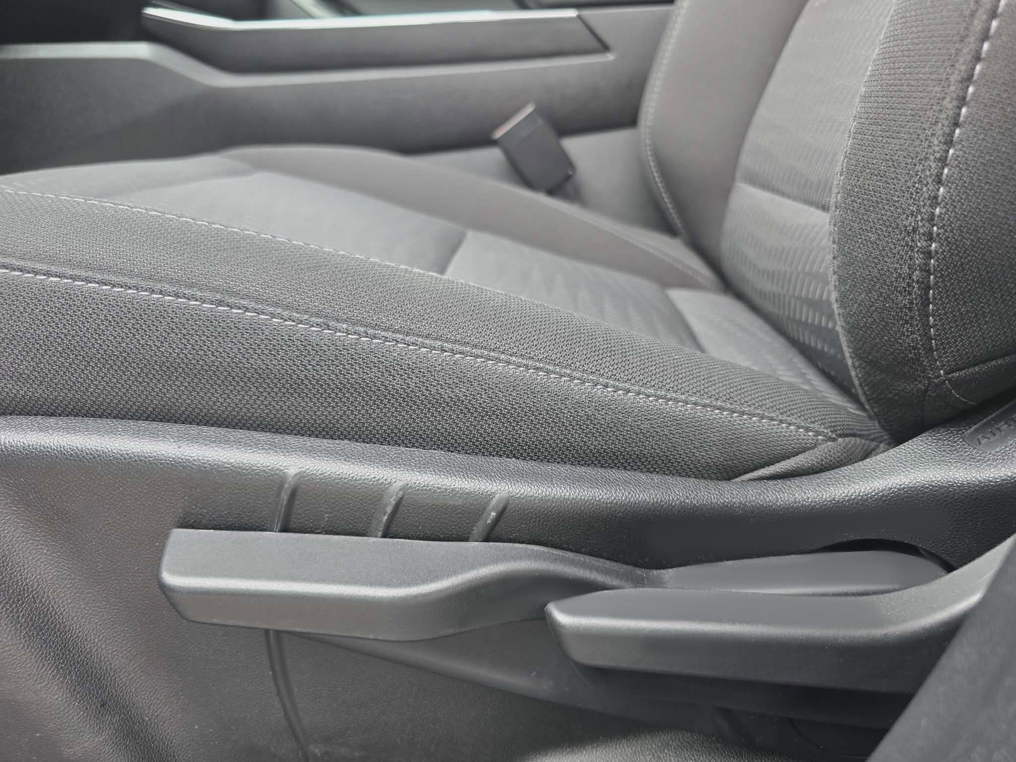 Used 2025 Chevrolet Equinox LT image 13