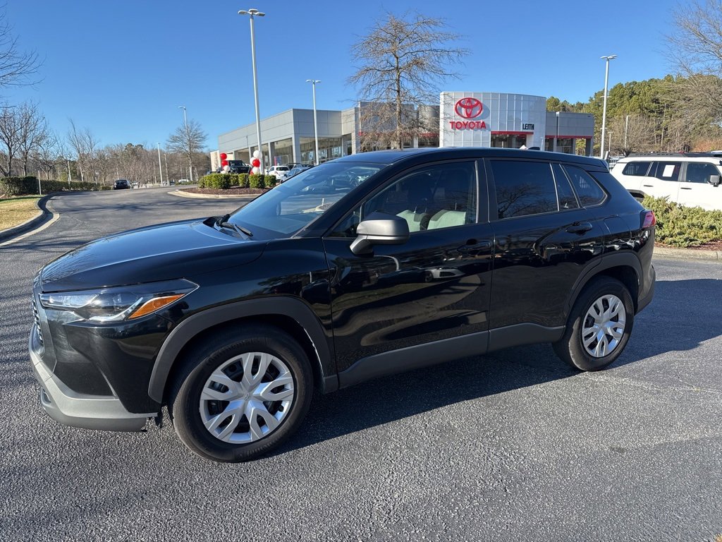 Used 2023 Toyota Corolla Cross L image 1