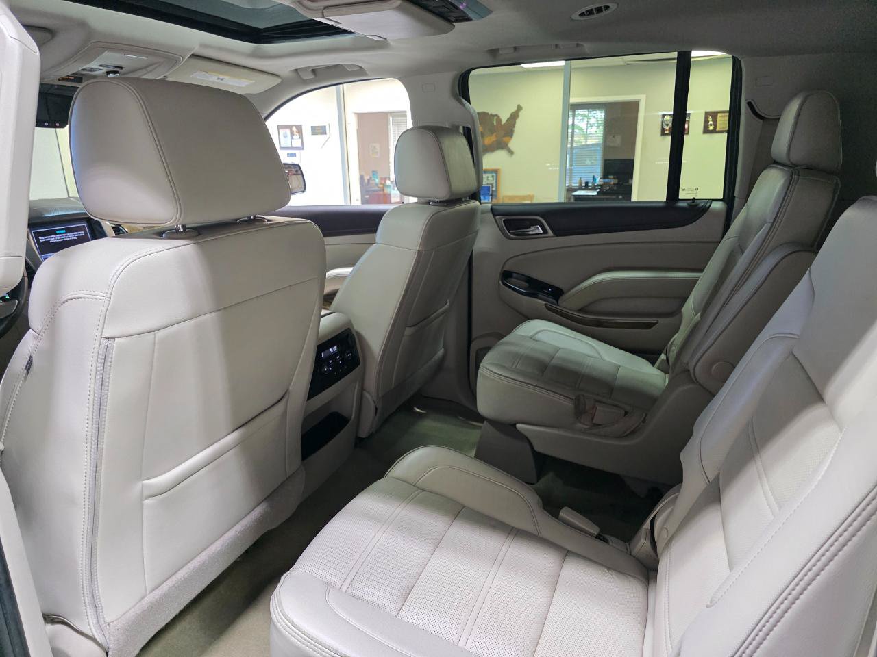 Used 2017 GMC Yukon XL Denali w/ Open Road Package AWD/4WD image 21