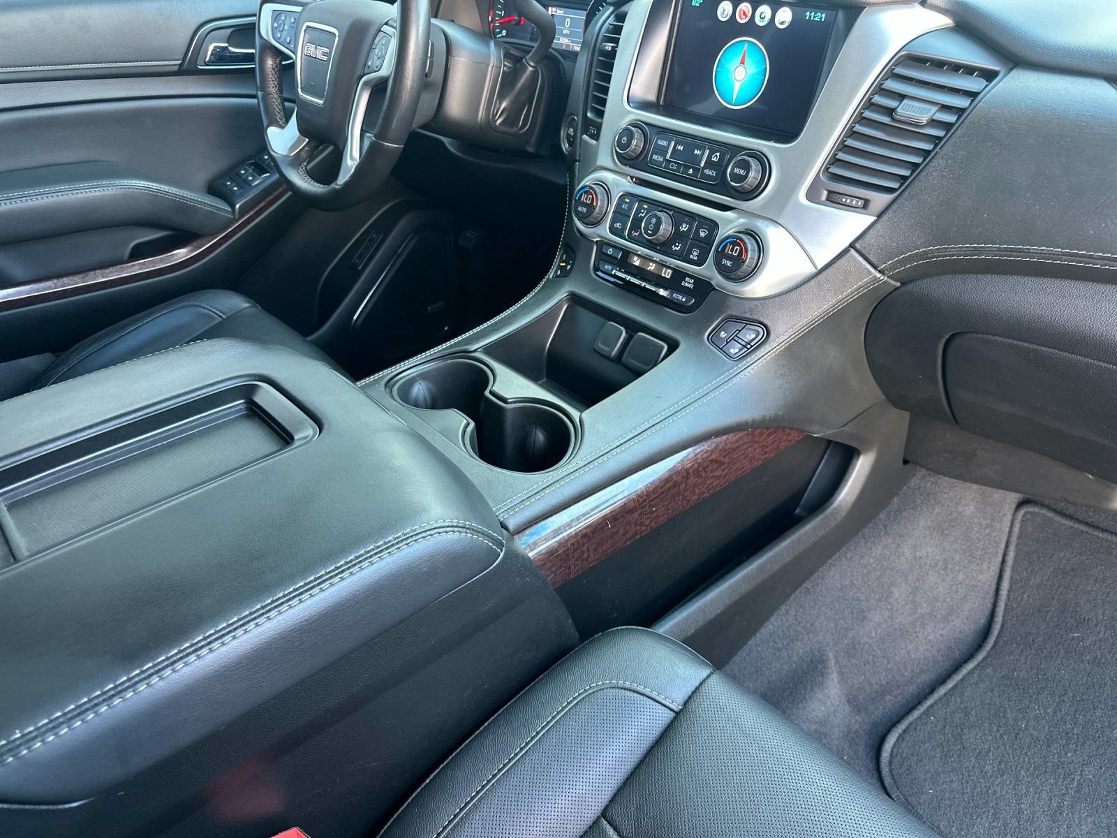 Used 2020 GMC Yukon SLT AWD/4WD image 18