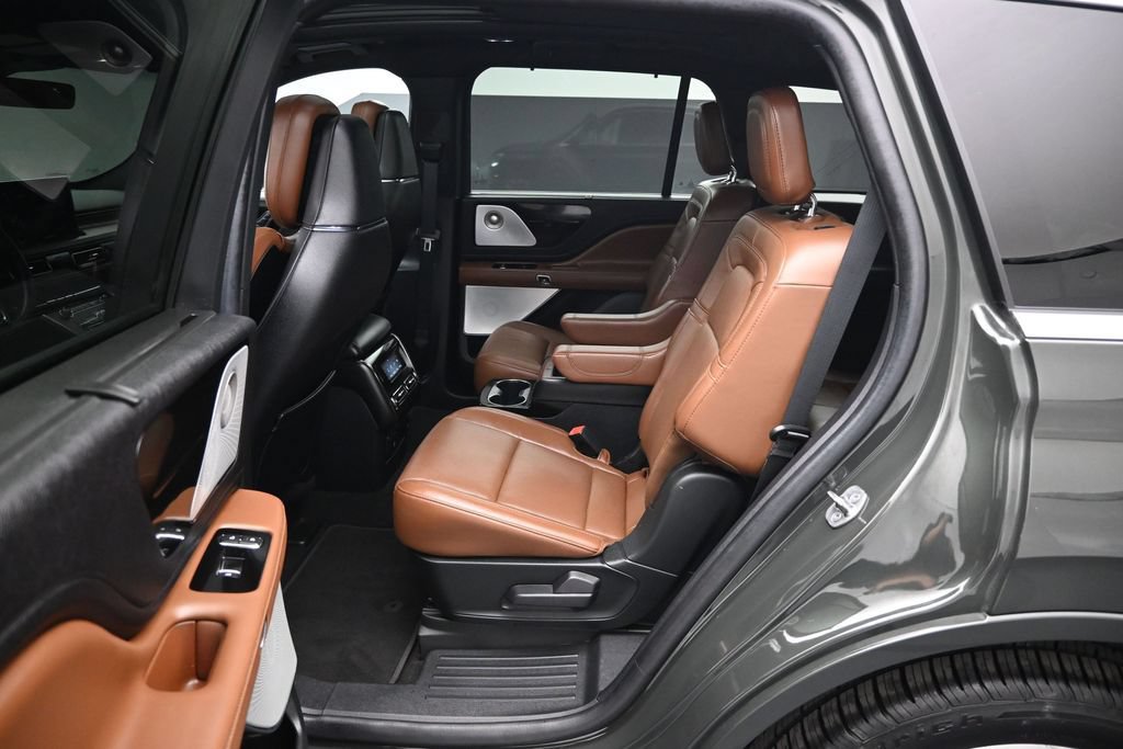 Used 2022 Lincoln Aviator Grand Touring w/ Equipment Group 301A AWD/4WD image 19