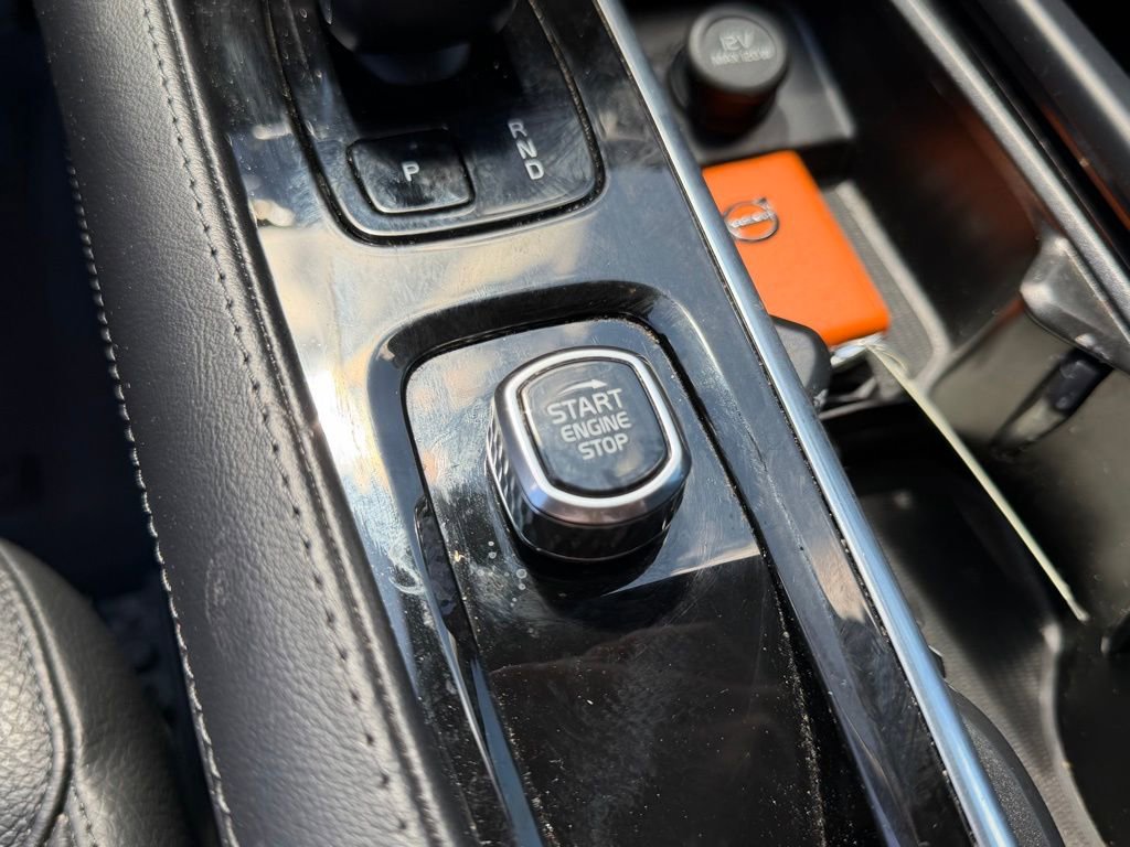 Used 2023 Volvo XC90 B6 Plus w/ Protection Package Premier image 21