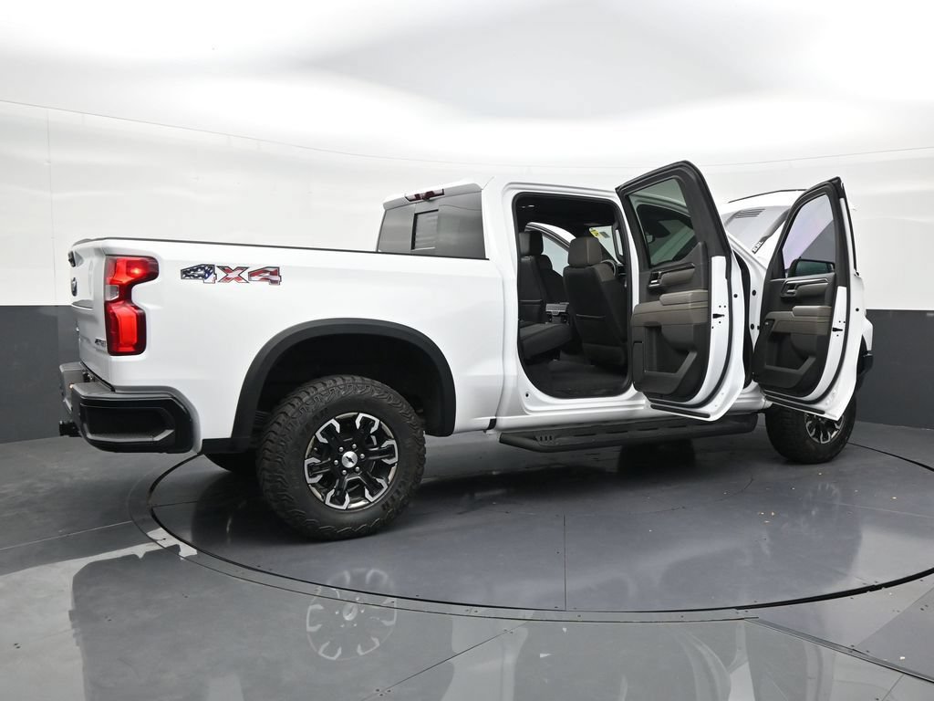 Used 2024 Chevrolet Silverado 1500 ZR2 w/ Technology Package AWD/4WD image 28