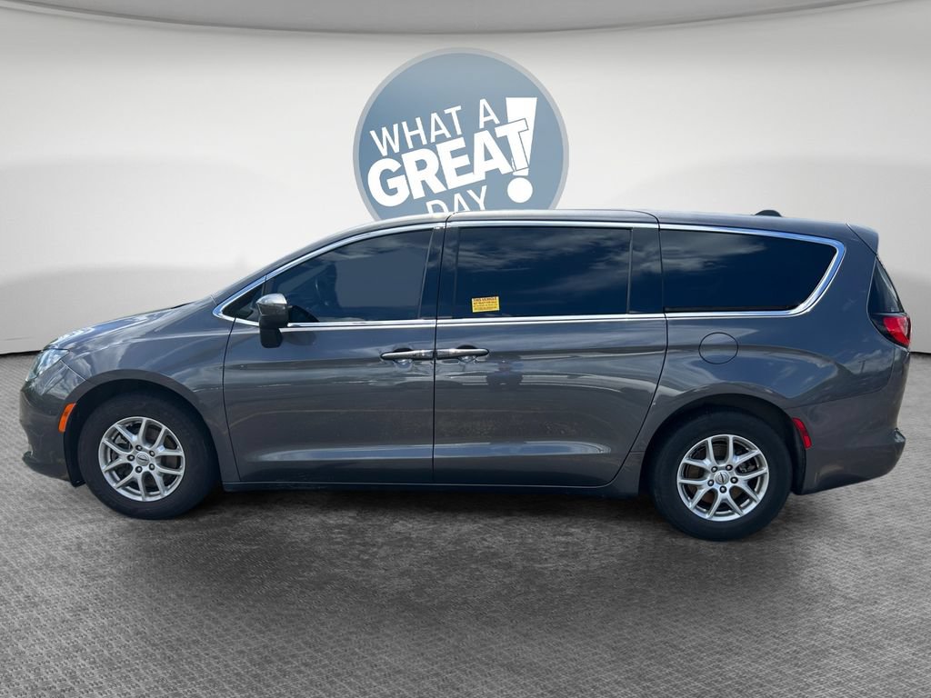 Certified 2023 Chrysler Voyager LX FWD image 7