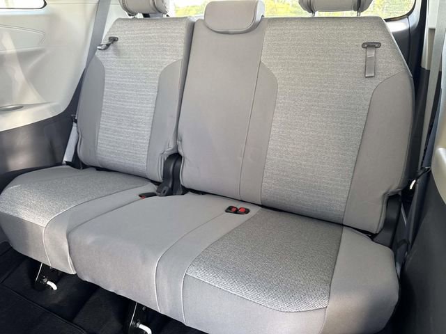 Used 2022 Toyota Sienna LE image 14
