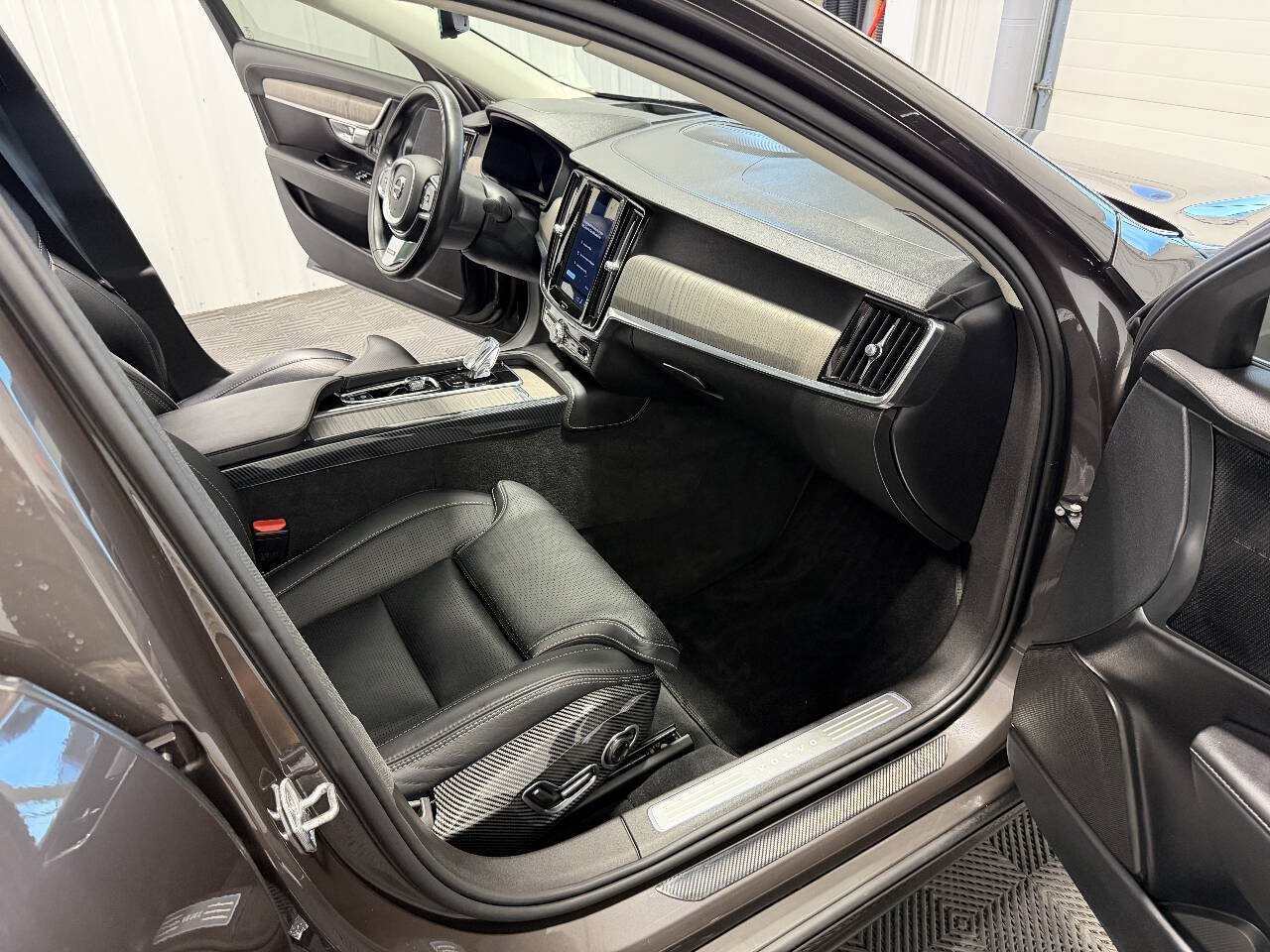 Used 2022 Volvo S90 B6 Inscription w/ Advanced Package AWD/4WD image 17