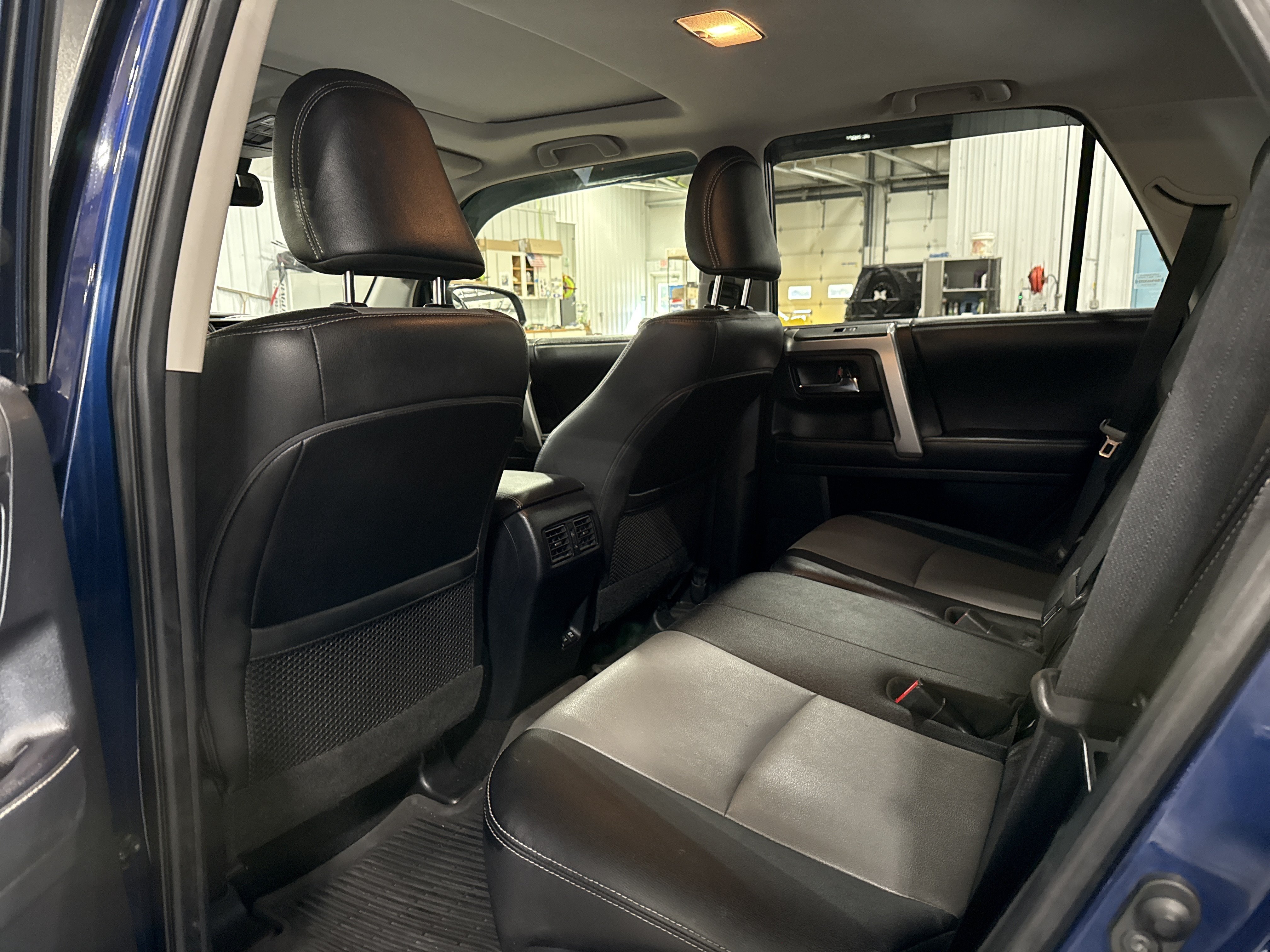 Used 2020 Toyota 4Runner SR5 Premium w/ Moonroof Package AWD/4WD image 8