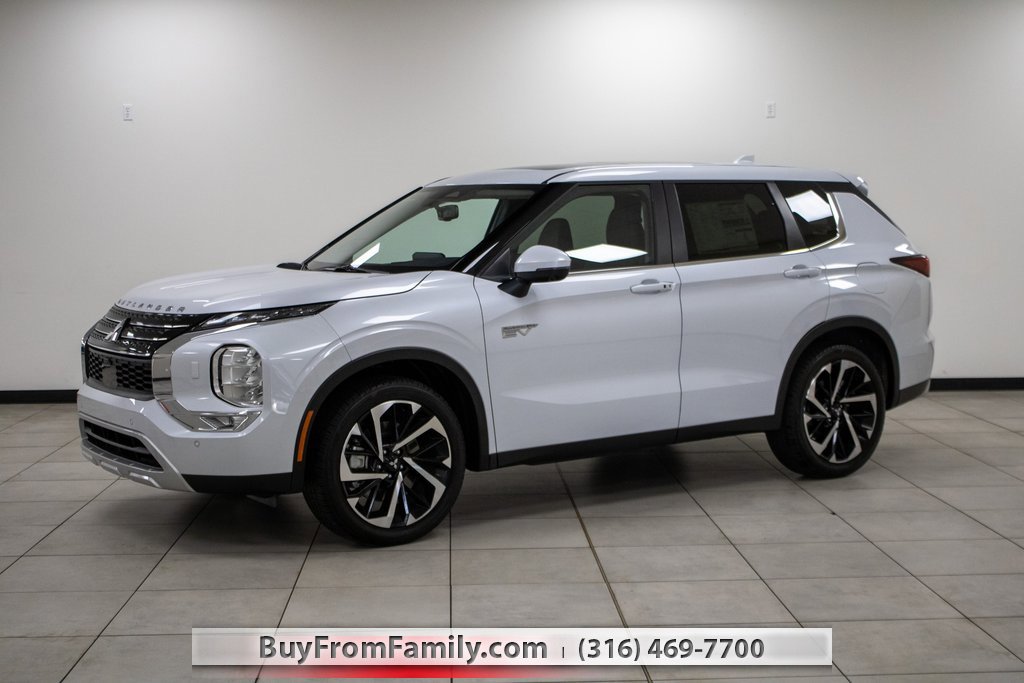 Used 2023 Mitsubishi Outlander SEL video 1
