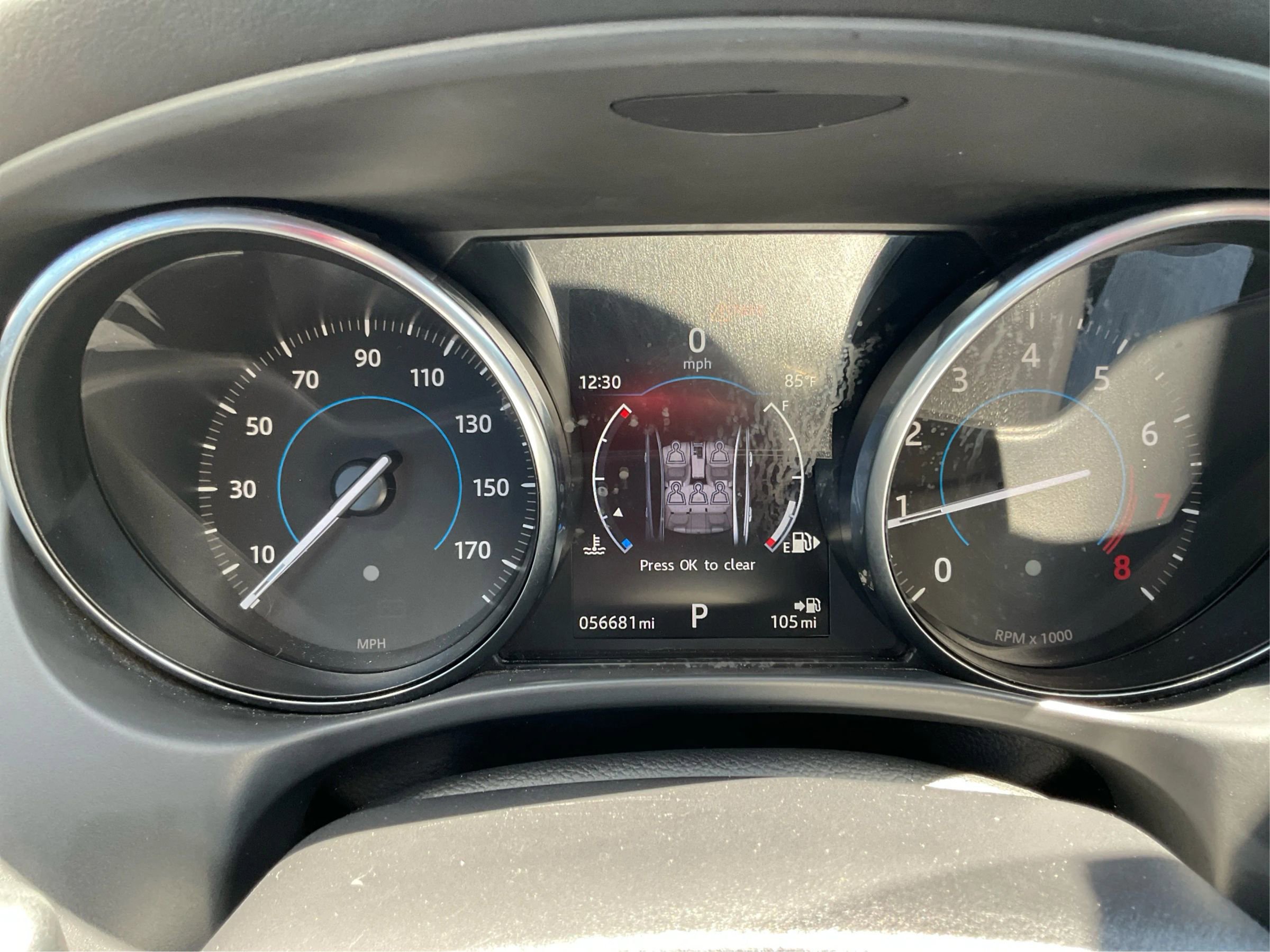 Used 2017 Jaguar XE Premium RWD image 16