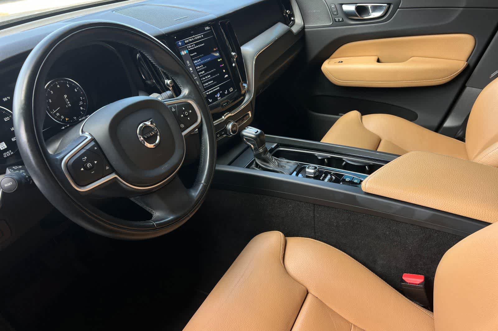 Used 2019 Volvo XC60 T6 Momentum w/ Multimedia Package AWD/4WD image 14